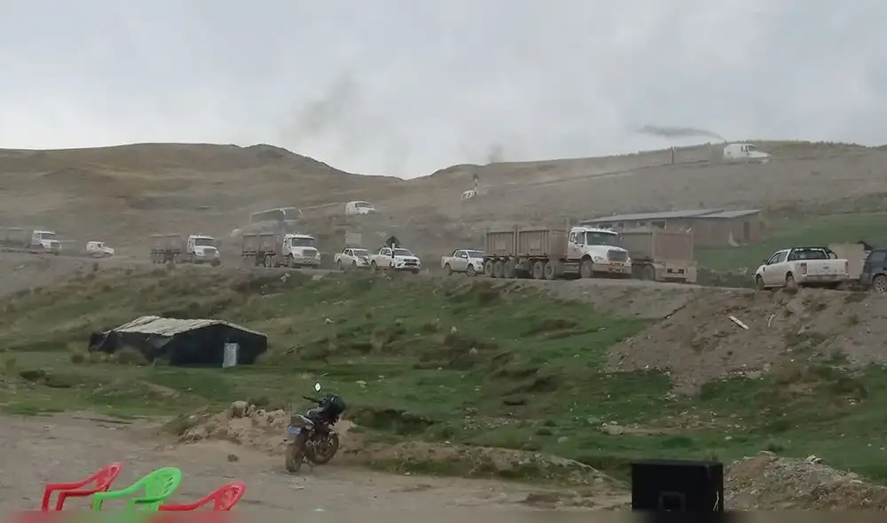 Cusco. Corredor Minero del Sur se mantiene bloqueado. Foto: Raúl Aroni Cusco. Corredor Minero del Sur se mantiene bloqueado. Foto: Raúl Aroni