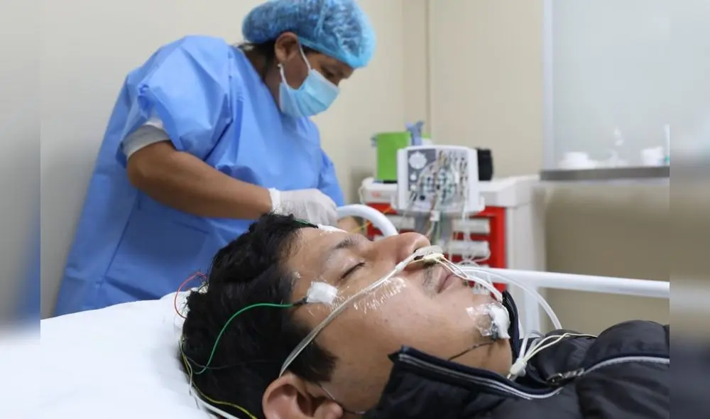 La persona que padece de trastorno de sueño y no recibe tratamiento puede desarrollar otras enfermedades como hipertensión, diabetes, depresión y déficit cognitivo. Foto: composición de Gerson Cardoso/Andina