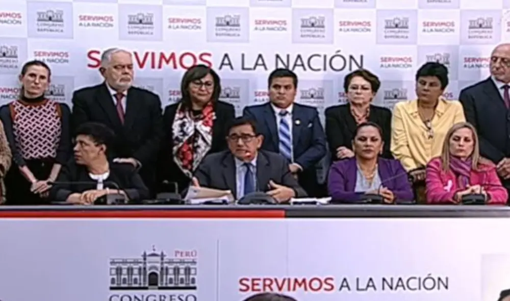 Williams junto a otros congresistas