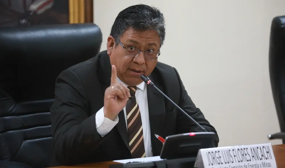 Jorge Flores Ancachi fue blindado por el Pleno, luego que este rechazara el informe de la SAC, en que recomiendan suspender de sus labores congresales mientras es investigado. Foto: Congreso