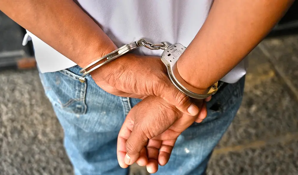 El acusado se refugió en la casa de su madre tras enterarse de la denuncia. Foto: AFP