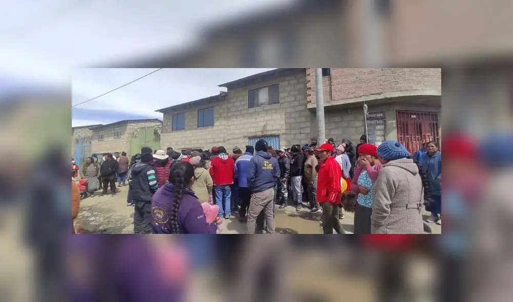 Puno. Ciudadanos quedaron consternados tras asalto perpetrado en el centro poblado. Foto: Radio Excelente Puno. Ciudadanos quedaron consternados tras asalto perpetrado en el centro poblado. Foto: Radio Excelente