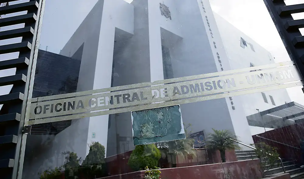 Poca seguridad. Decana de América está en la mira de mafias que se dedican al ingreso ilegal de postulantes y pueden cobrar entre 3.000 y 30.000 soles. Foto: John Reyes/ La República Poca seguridad. Decana de América está en la mira de mafias que se dedican al ingreso ilegal de postulantes y pueden cobrar entre 3.000 y 30.000 soles. Foto: John Reyes/ La República