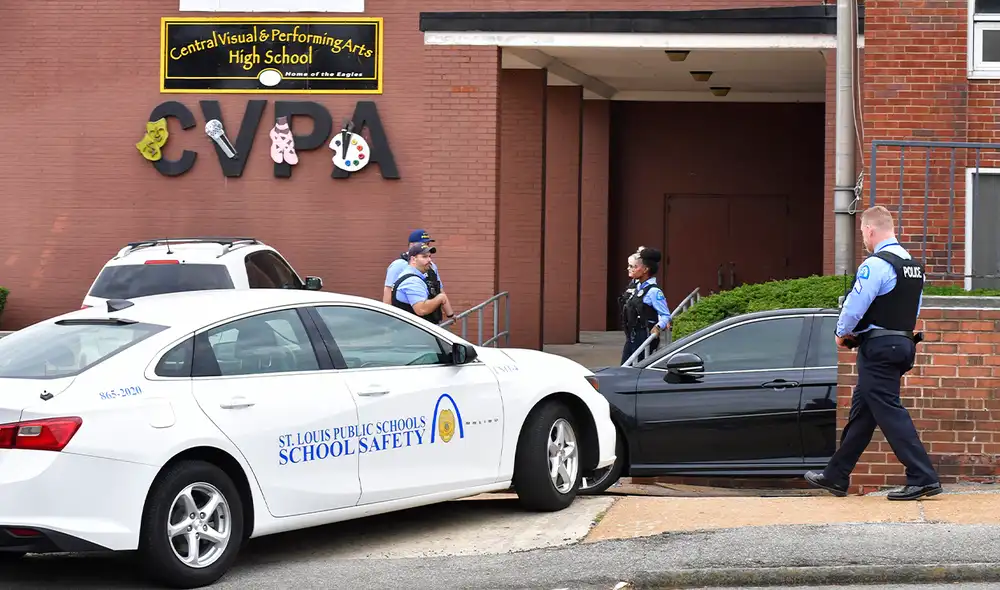 El responsabe quien se presume tiene unos 20 años, fue abatido por la Policía. Foto: AFP. El responsabe quien se presume tiene unos 20 años, fue abatido por la Policía. Foto: AFP.