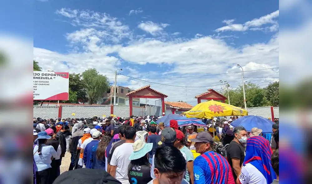 Estudiantes de la UNSCH acatan segundo día de paro en Ayacucho. Así va la situación actual en la región. Foto: composición LR/ Facebook/ Andina