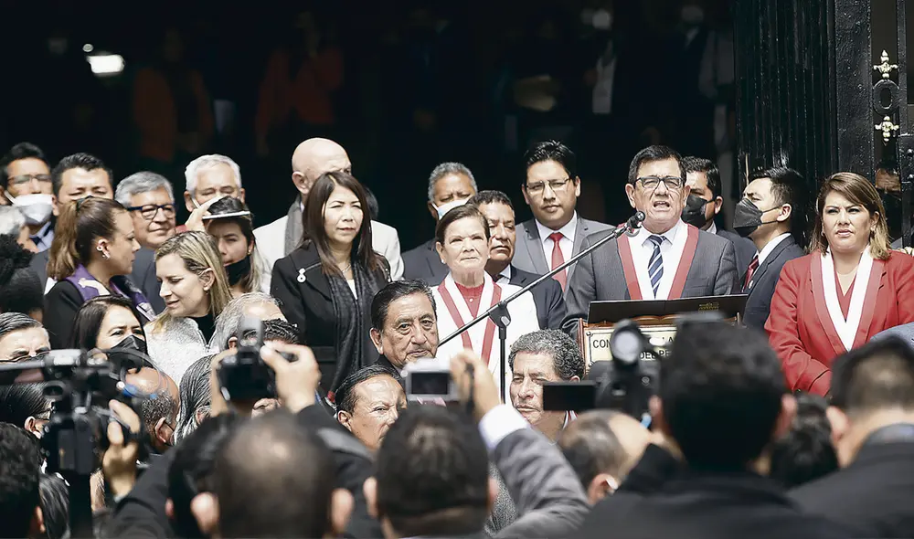 Siguen en lo mismo. Congresistas como Esdras Medina, Tania Ramírez y Alex Paredes pretenden que, como sea, se aplique la contrarreforma universitaria. Foto: difusión Siguen en lo mismo. Congresistas como Esdras Medina, Tania Ramírez y Alex Paredes pretenden que, como sea, se aplique la contrarreforma universitaria. Foto: difusión