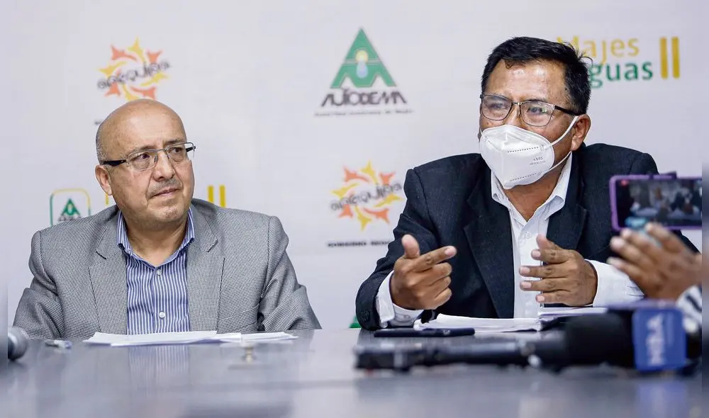 Versión. Arturo Arroyo y René Cruz explican las estrategias subsanar lo de la supervisora. Foto: Rodrigo Talavera/La República Versión. Arturo Arroyo y René Cruz explican las estrategias subsanar lo de la supervisora. Foto: Rodrigo Talavera/La República