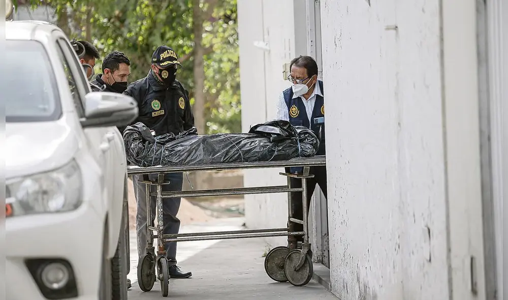 Extraño. Fiscalía señala que hace mucho debieron retirar restos. Foto: Rodrigo Talavera/La República Extraño. Fiscalía señala que hace mucho debieron retirar restos. Foto: Rodrigo Talavera/La República