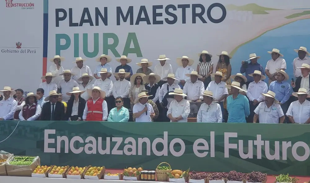 Autoridades de Piura participan en entrega de Plan Integral. Foto: Grover Lozada Autoridades de Piura participan en entrega de Plan Integral. Foto: Grover Lozada
