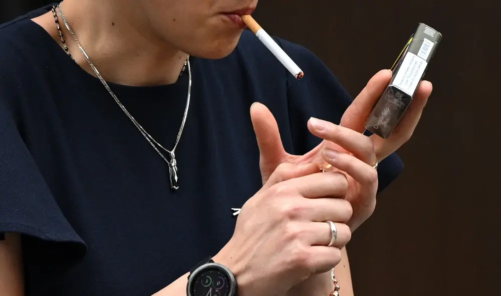 El grupo de análisis estuvo compuesto por fumadores, ex fumadores y personas que en toda su vida han fumado menos de 100 cigarrillos. Foto: AFP