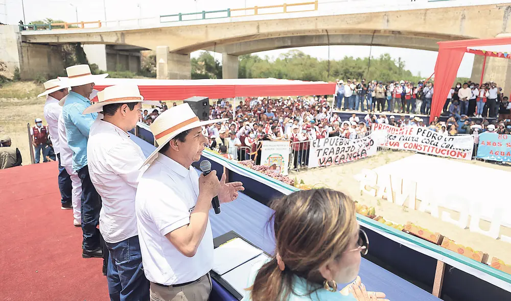 En Piura. Mandatario entregó el Plan Maestro para enfrentar el fenómeno de El Niño costero. En Piura. Mandatario entregó el Plan Maestro para enfrentar el fenómeno de El Niño costero.
