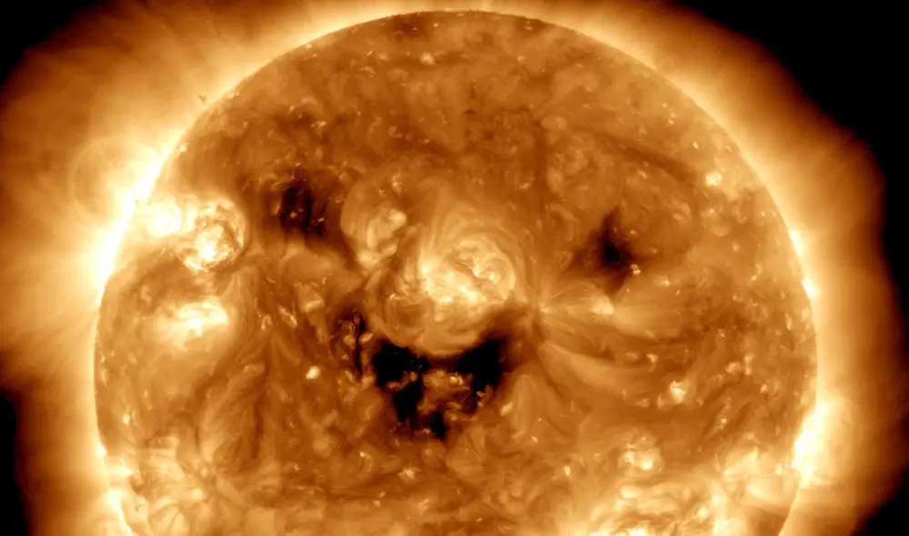 'Sonrisa' del Sol captada por el Solar Dynamics Observatory el 26 de octubre de 2022. Foto: SDO / NASA 'Sonrisa' del Sol captada por el Solar Dynamics Observatory el 26 de octubre de 2022. Foto: SDO / NASA