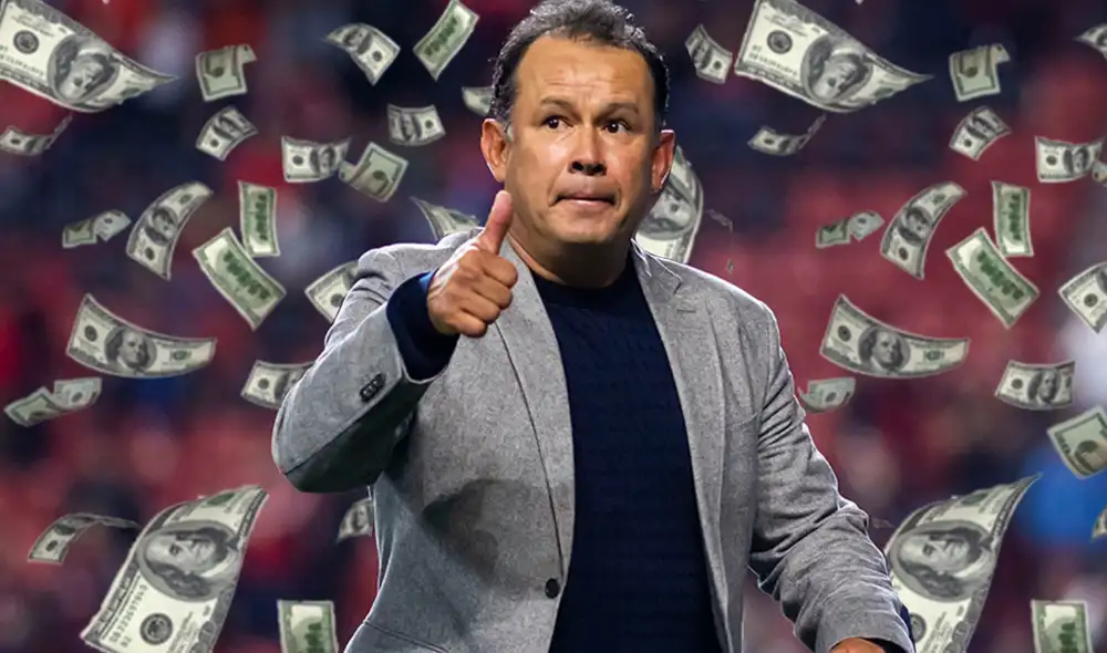 Juan Reynoso fue DT de la Máquina desde enero del 2021 hasta mayo del 2022. Foto: composición GLR/Cruz Azul