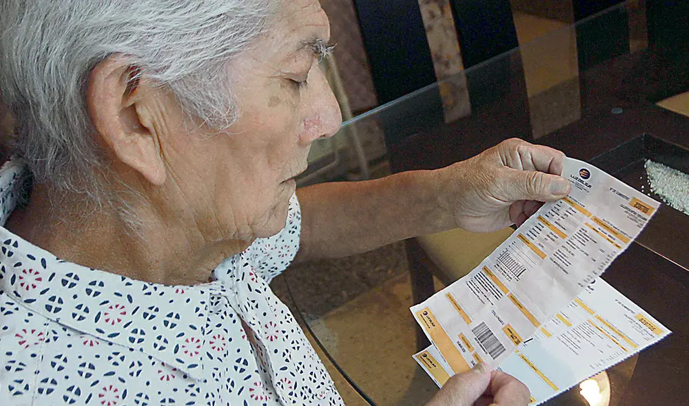 Alivio. Desde noviembre podría haber una reducción en las tarifas eléctricas de quienes paguen por debajo de S/112.