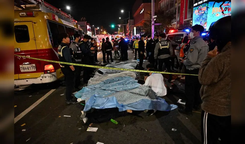 Aún no se confirma la cantidad de decesos en la estampida humana en Corea del Sur. Foto: AFP