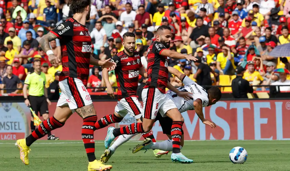 Esta es la tercera vez consecutiva que dos equipos brasileños se enfrentan en un final de Copa Libertadores. Foto: EFE