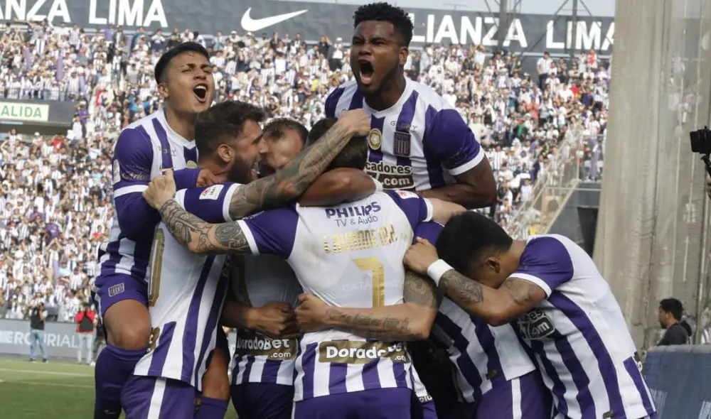 Alianza Lima se coronó campeón del Torneo Clausura tras vencer a ADT en matute. Foto: Luis Jiménez/GLR Alianza Lima se coronó campeón del Torneo Clausura tras vencer a ADT en matute. Foto: Luis Jiménez/GLR