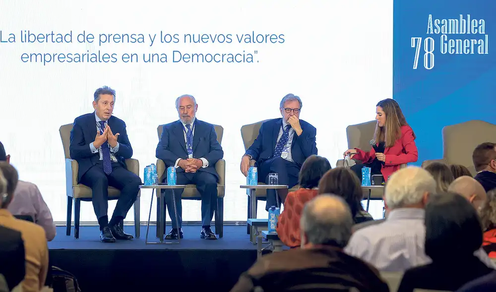 Agresiones. SIP reportó que en Venezuela el gobierno de Maduro cerró 41 radioemisoras. Eso fue después de fuertes críticas a los medios de comunicación, como sucede ahora en el Perú. Foto: difusión Agresiones. SIP reportó que en Venezuela el gobierno de Maduro cerró 41 radioemisoras. Eso fue después de fuertes críticas a los medios de comunicación, como sucede ahora en el Perú. Foto: difusión