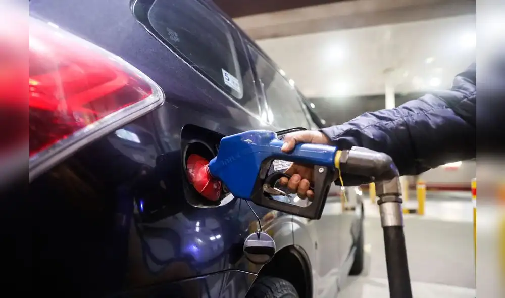 El precio de referencia de los gasoholes de 90 y 95 descendieron S/ 0,07. Foto: Andina