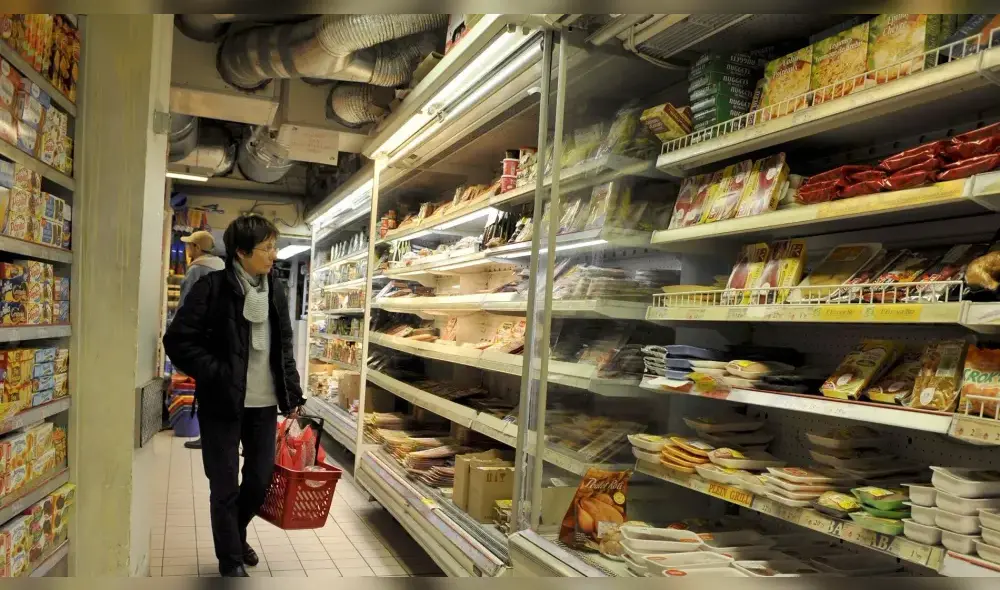 Europa agobiada. La inflación subyacente, que excluye el efecto de los componentes más volátiles como la energía y los alimentos frescos, creció cuatro décimas, hasta el 6,4%. Foto: EFE