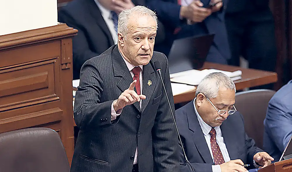 Responsable. Congresista Nano Guerra preside la Comisión de Constitución. Foto: Antonio Melgarejo/La República