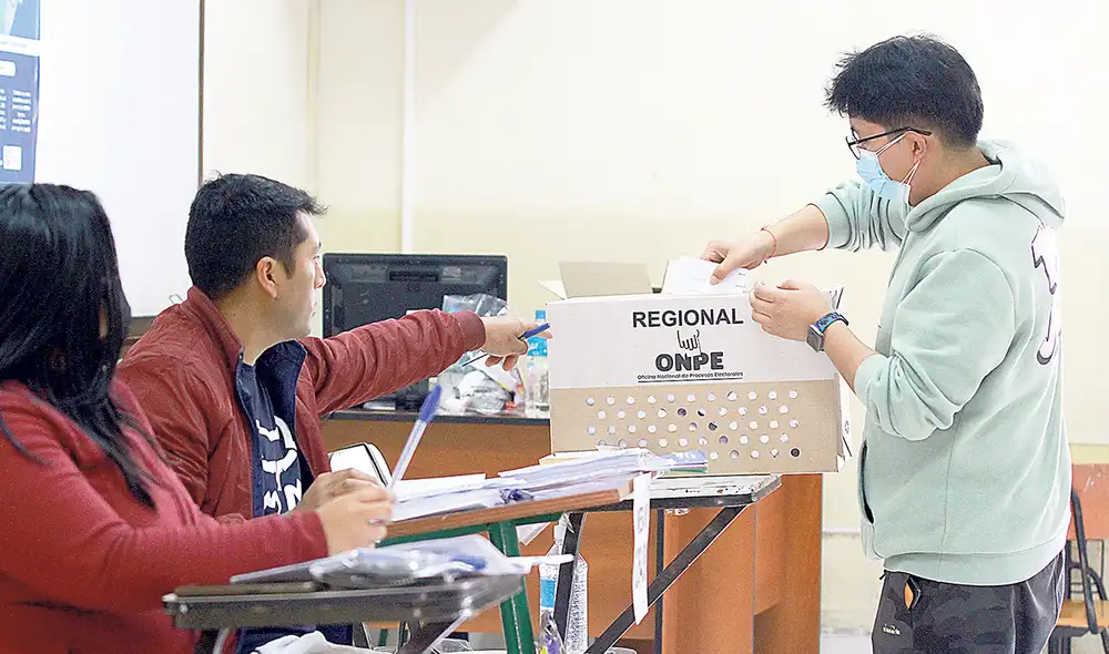 Elecciones. Convocatoria a segunda vuelta regional fue oficializada por el presidente Castillo. Foto: La República Elecciones. Convocatoria a segunda vuelta regional fue oficializada por el presidente Castillo. Foto: La República