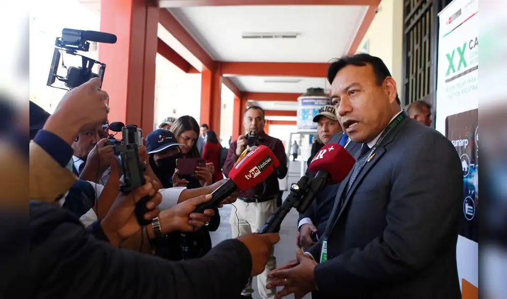 Excusas. Ministro dice que confrontación impide hacer obras. Foto: La República Excusas. Ministro dice que confrontación impide hacer obras. Foto: La República