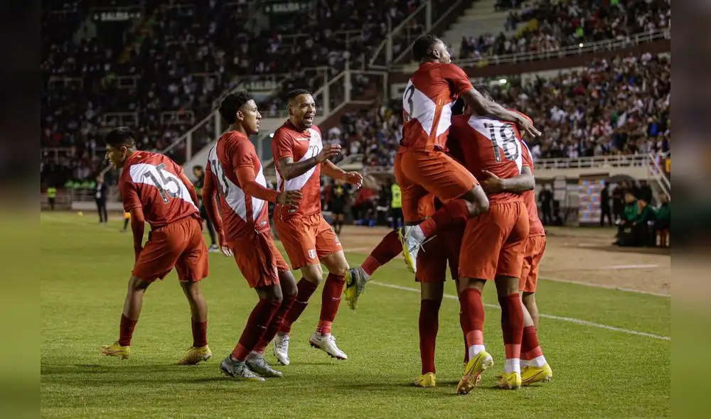 Jugadores de la selección peruana celebrando el gol del triunfo. Foto: Rodrigo Talavera/La República Jugadores de la selección peruana celebrando el gol del triunfo. Foto: Rodrigo Talavera/La República