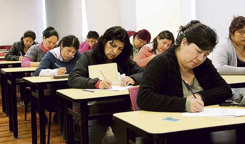 Examen. Los expertos señalan que se debe mantener la meritocracia y asegurar una educación de calidad en la escuela pública. Foto: difusión