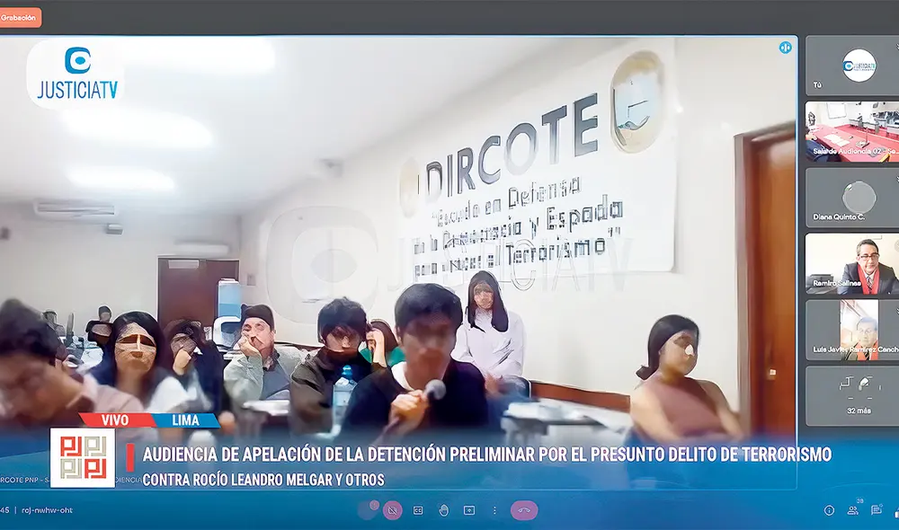Los detenidos hablaron con los jueces a través de video desde una Sala de la Dircote. Al costado se leía Escudo en Defensa de la Democracia y Espada para vencer al terrorismo. Foto: difusión
