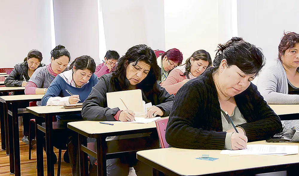 Examen. Son miles los profesores que superaron la primera fase del concurso público de plazas. Ahora esperan, luego de tres años, lograr el nombramiento. Foto: difusión