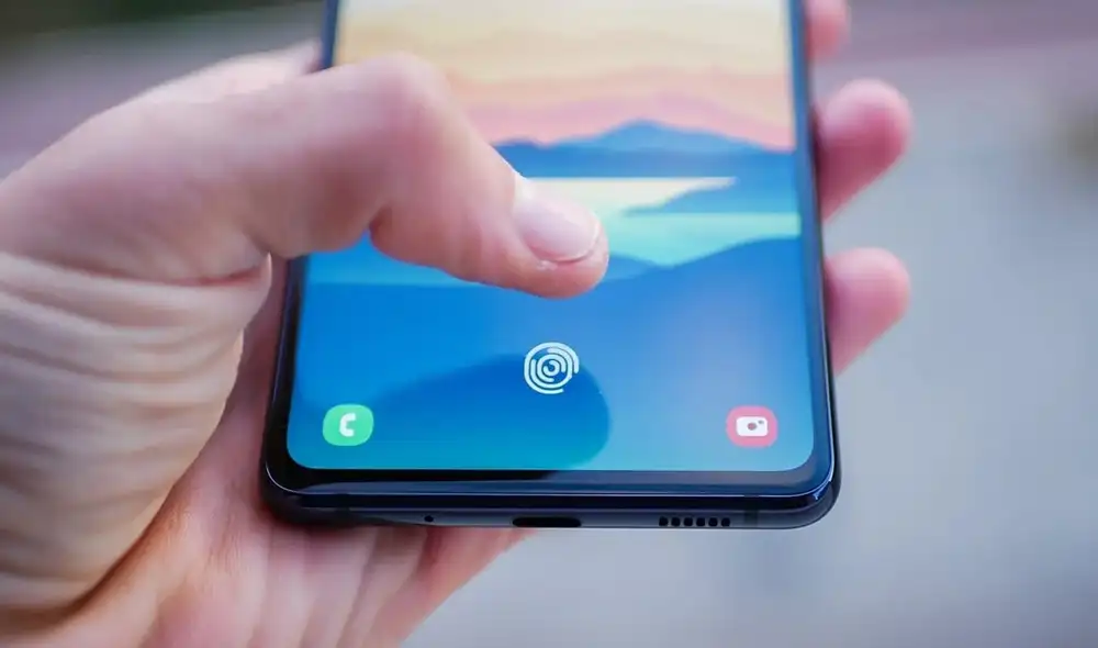 La mayoría de teléfonos Android modernos traen el lector de huellas en la pantalla. Foto: Andro4all La mayoría de teléfonos Android modernos traen el lector de huellas en la pantalla. Foto: Andro4all