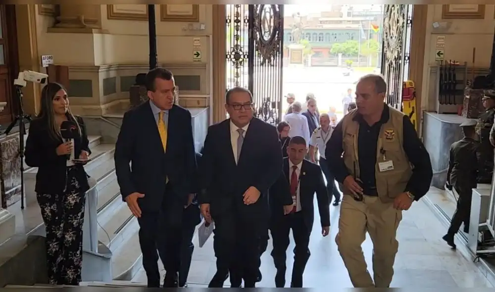 Llegada del titular de la PCM, Alberto Otárola.