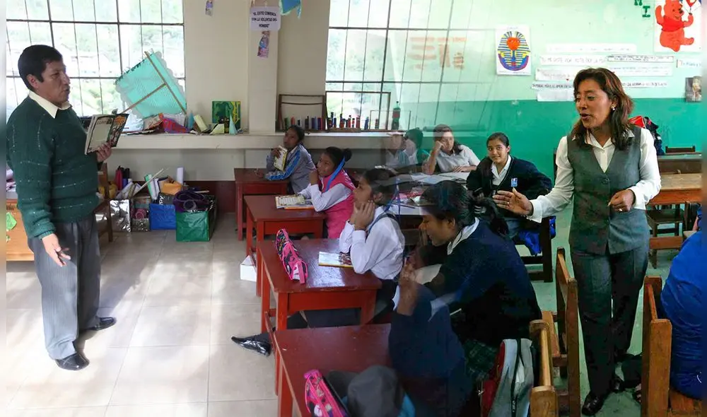 El proceso de contratación docente se realizará por dos modalidades: a través del cuadro de mérito y la evaluación de expediente. Foto: Composición LR/ArchivoLR