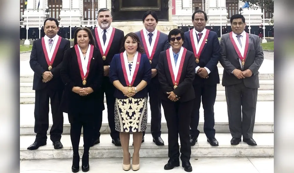 En la mira. Los congresistas Quiroz, Paredes, Tello, del Bloque Magisterial, atacan a Sunedu. Foto: difusión En la mira. Los congresistas Quiroz, Paredes, Tello, del Bloque Magisterial, atacan a Sunedu. Foto: difusión