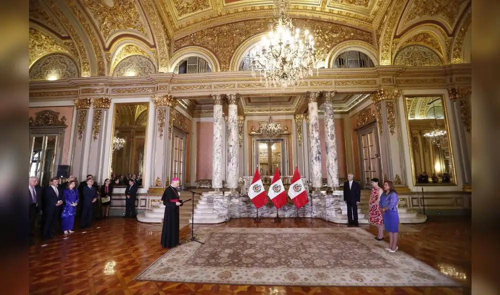 Dina Boluarte recibió al Cuerpo Diplomático en el Perú junto con la canciller Gervasi. Foto: Presidencia Dina Boluarte recibió al Cuerpo Diplomático en el Perú junto con la canciller Gervasi. Foto: Presidencia