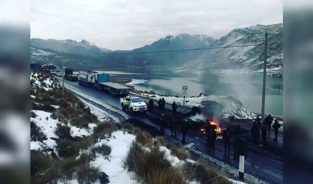 Emrpesas de transporte desde Huancayo han suspendidos la salida de buses y venta de pasajes. Foto: Andina