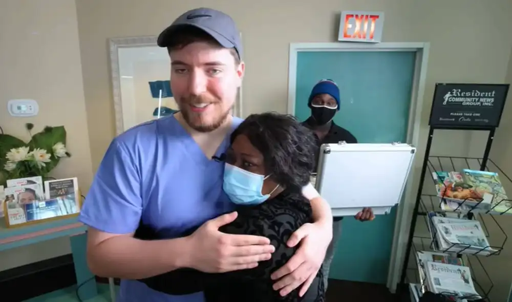 MrBeast le cambió la vida a 1.000 personas al pagar cirugía que solo dura 10 minutos. Foto: composición LR/captura de YouTube/MrBeast MrBeast le cambió la vida a 1.000 personas al pagar cirugía que solo dura 10 minutos. Foto: composición LR/captura de YouTube/MrBeast