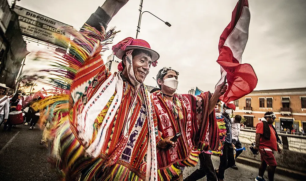 Avenida Abancay. Juan Yupanqui, junto con una delegación del histórico distrito de Ollantaytambo (Cusco), en exigencia unánime por la renuncia de Boluarte. Foto: Wilber Huacasi/La República Avenida Abancay. Juan Yupanqui, junto con una delegación del histórico distrito de Ollantaytambo (Cusco), en exigencia unánime por la renuncia de Boluarte. Foto: Wilber Huacasi/La República