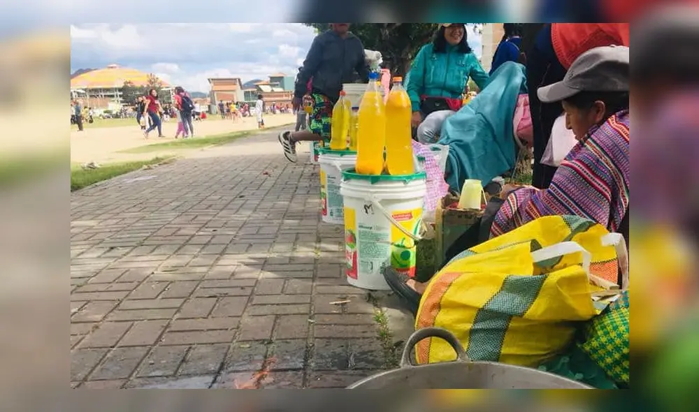 Los 'calientitos' son vendidos por comerciantes ambulantes. Foto: La Rotativa