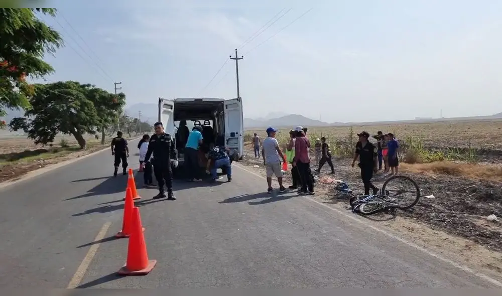 Uno de los accidentados fue hallado muerto al costado de la vía. Foto: Día a Día Uno de los accidentados fue hallado muerto al costado de la vía. Foto: Día a Día
