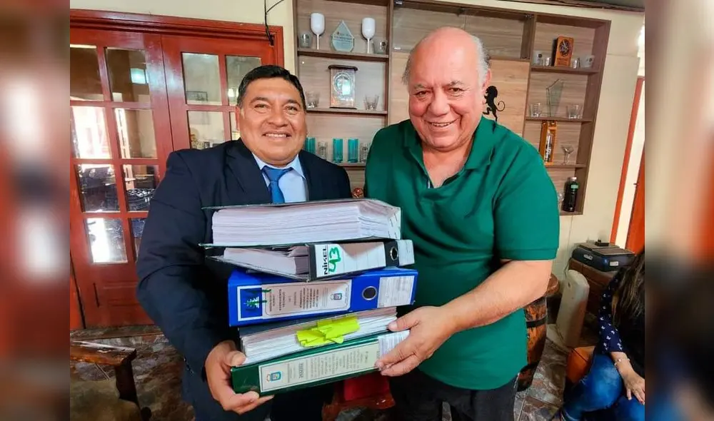 Gobernador de Tacna ejerciendo su labor desde su hogar. Foto: difusión