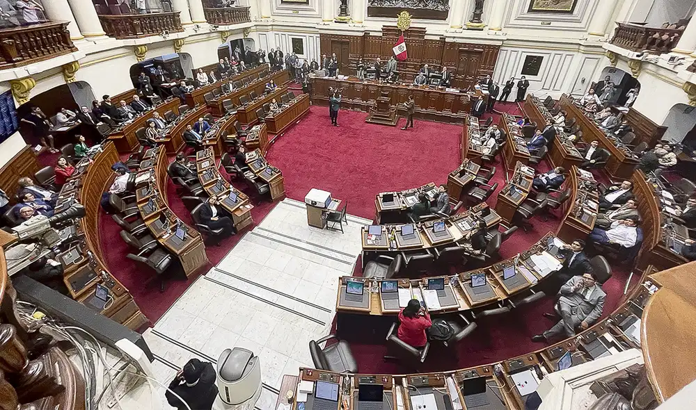 El Pleno del Congreso sesiona hoy a partir de las 11 de la mañana. Dos temas pendientes: ampliar la legislatura y aprobar el adelanto de elecciones para este año. Foto: John Reyes/La República El Pleno del Congreso sesiona hoy a partir de las 11 de la mañana. Dos temas pendientes: ampliar la legislatura y aprobar el adelanto de elecciones para este año. Foto: John Reyes/La República