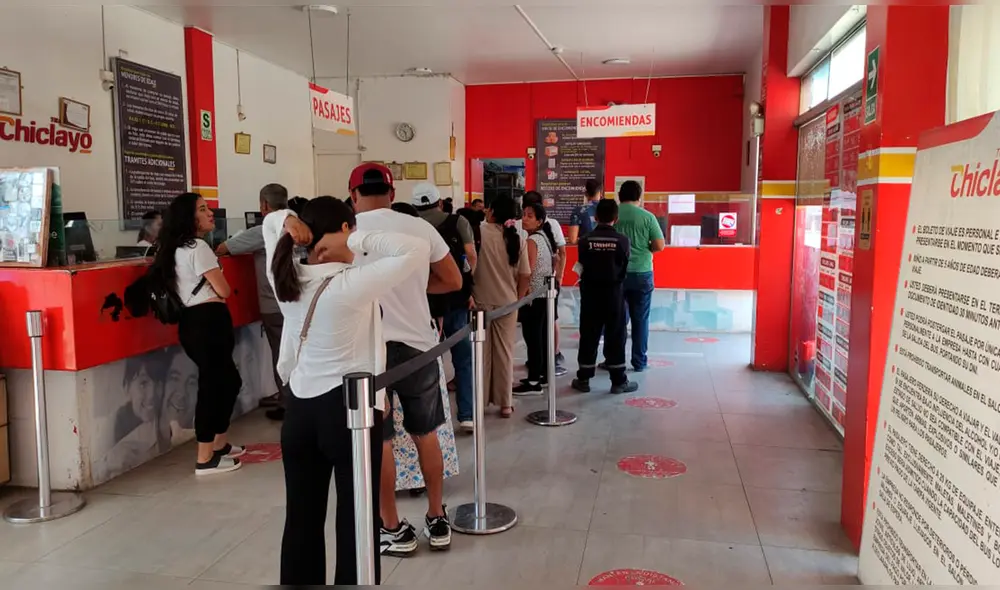 Pasajeros buscan trasladarse hasta la región Cajamarca. Foto: E. Moreno/URPI-LR