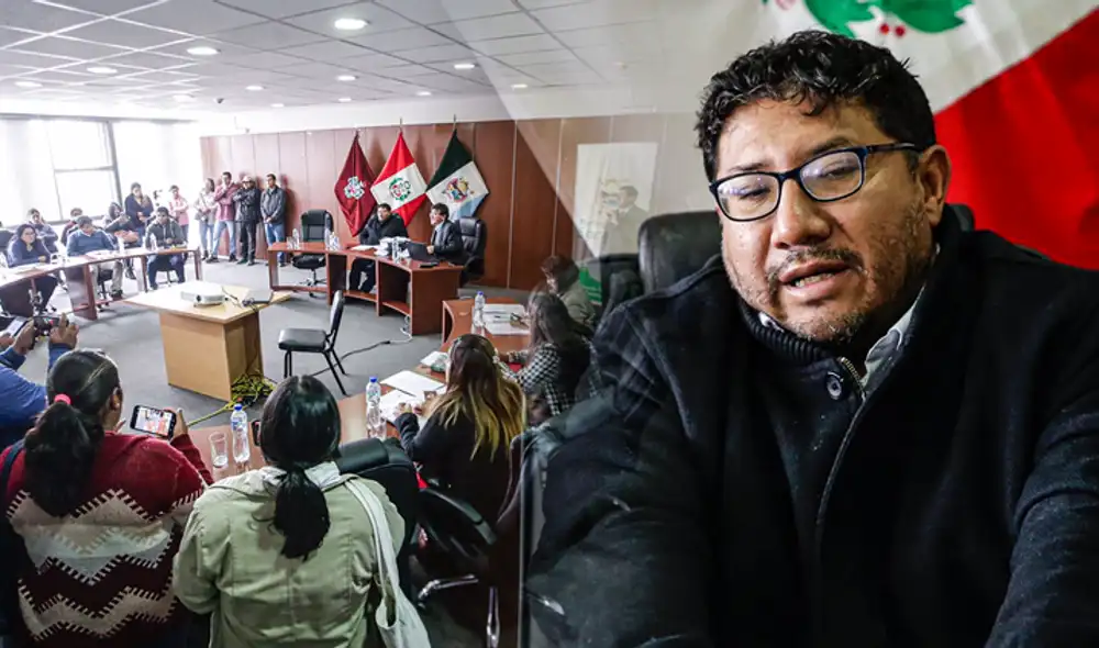 Alcalde de Socabaya es cuestionado por instalación de jacuzzi en su oficina del municipio Alcalde de Socabaya es cuestionado por instalación de jacuzzi en su oficina del municipio