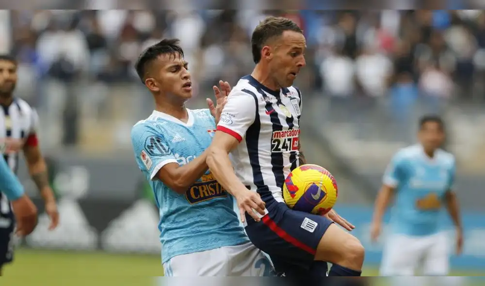 Alianza Lima y Sporting Cristal deben enfrentarse por la fecha 3 del Torneo Apertura. Foto: GLR Alianza Lima y Sporting Cristal deben enfrentarse por la fecha 3 del Torneo Apertura. Foto: GLR