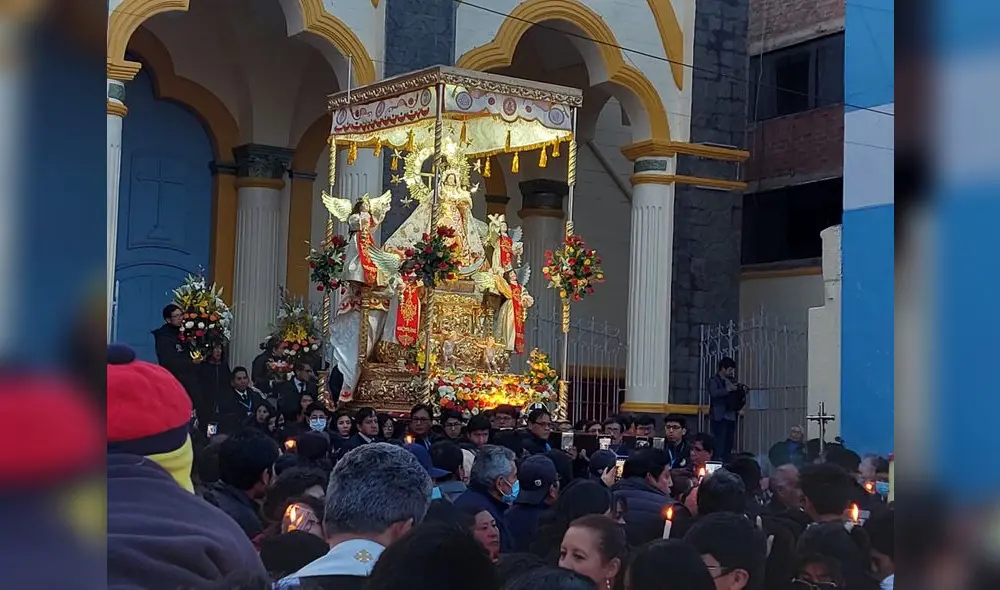Virgen fue paseada por fieles hasta la catedral de Puno