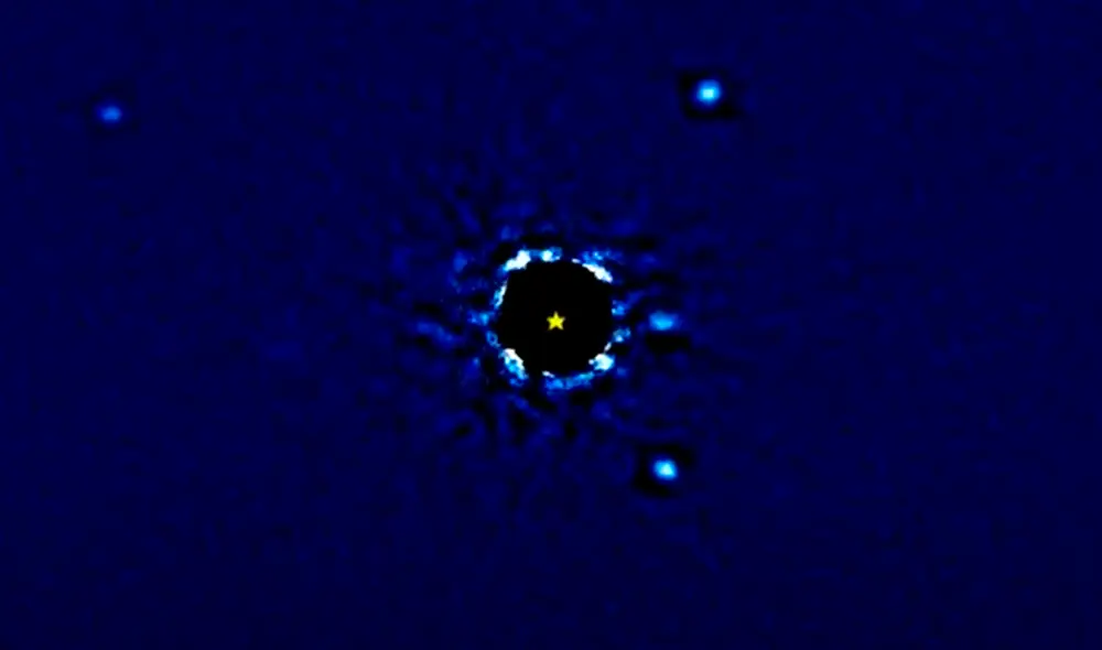 Sistema planetario HR 8799 captado en video. Fotocaptura: Jason Wang