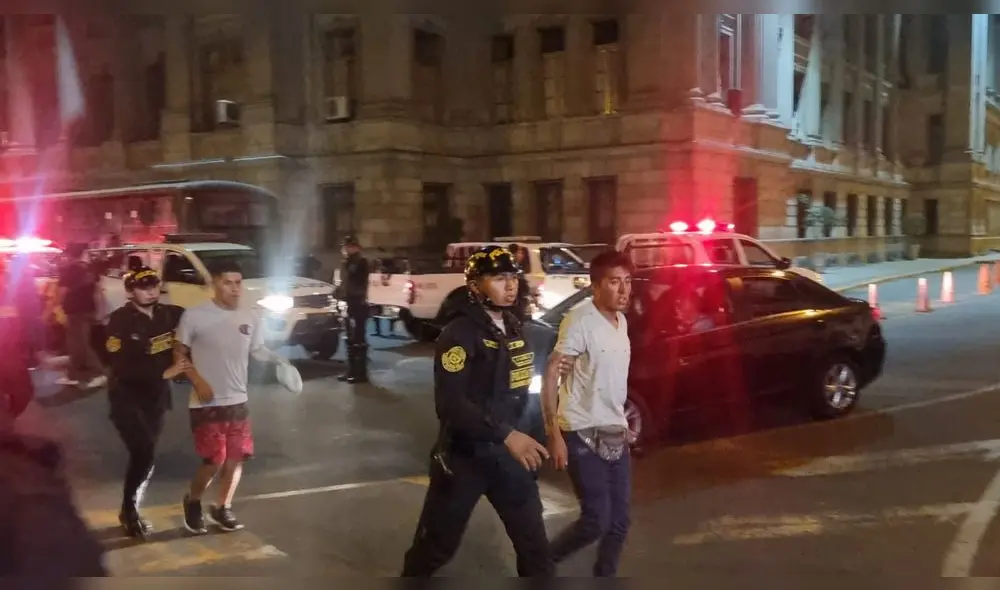Manifestantes son detenidos en Cotabambas. Foto: URPI - LR Manifestantes son detenidos en Cotabambas. Foto: URPI - LR