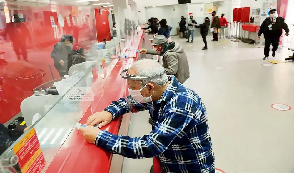 Espera. Afiliados del sistema público perderán sus ahorros de migrar ahora a una AFP si es que aportaron después del 2001. Foto: difusión Espera. Afiliados del sistema público perderán sus ahorros de migrar ahora a una AFP si es que aportaron después del 2001. Foto: difusión